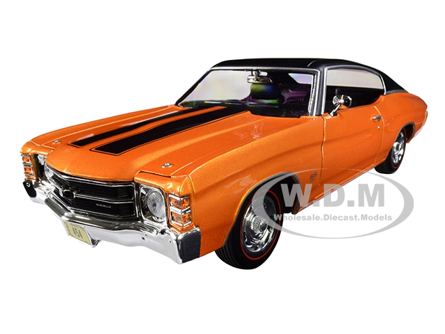 1971 Chevrolet Chevelle Ss 454 Sport Metallic Orange With Black Top And Black Stripes 1/18 Diecast Model Car By Maisto