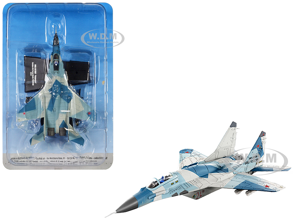 Mikoyan MiG-29 SMT Fulcrum Fighter Aircraft AvGr 7000 AvB (2012) Russian Air Force 1/100 Diecast Model by Hachette Collections