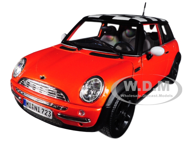 Mini Cooper Orange Metallic With Check Roof 1/18 Diecast Model Car By Maisto