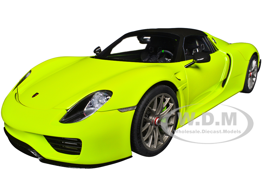 Porsche 918 Spyder "Weissach Package" Acid Green 1/18 Model Car by Autoart