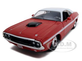 1970 Dodge Challenger R/t Coupe Red 1/24 Diecast Model Car By Maisto