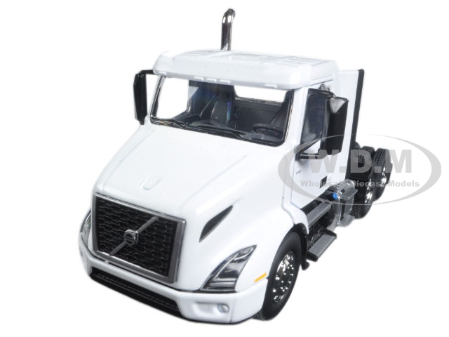 Volvo Vnr 300 Day Cab White 1/50 Diecast Model Car By First Gear
