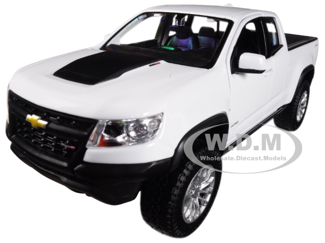 2017 Chevrolet Colorado ZR2 Pickup Truck White 1/27 Diecast Model Car by Maisto