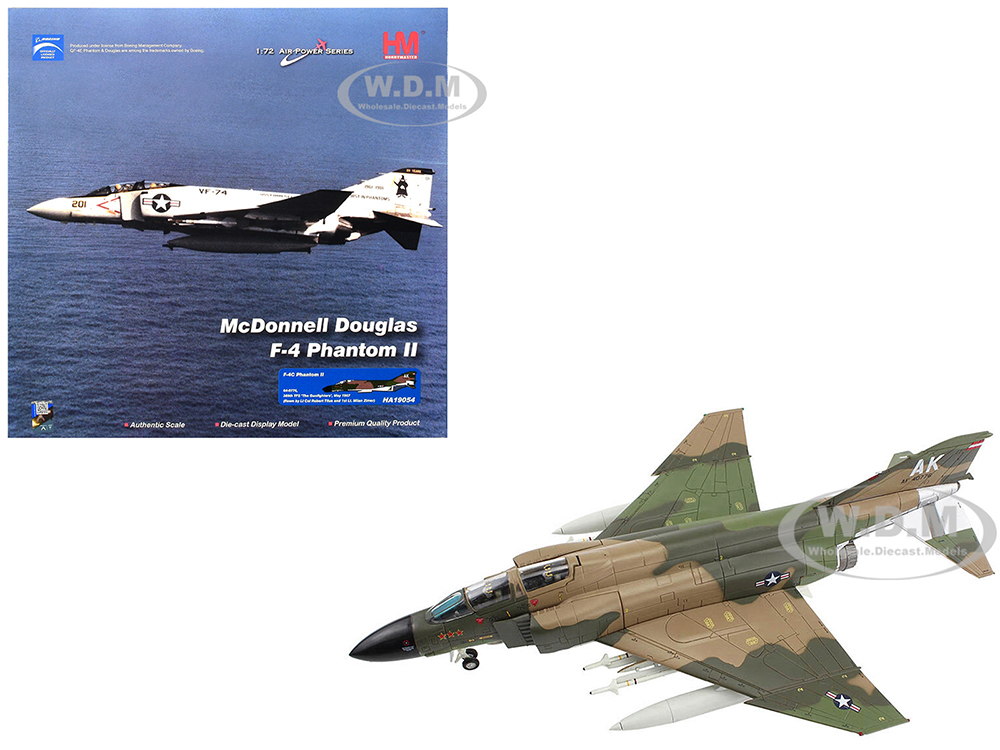 McDonnell Douglas F-4C Phantom II Fighter-Bomber Aircraft 389th Tactical Fighter Squadron The Gunfighters (1967) United States Air Force Air Power Series 1/72 Diecast Model by Hobby Master