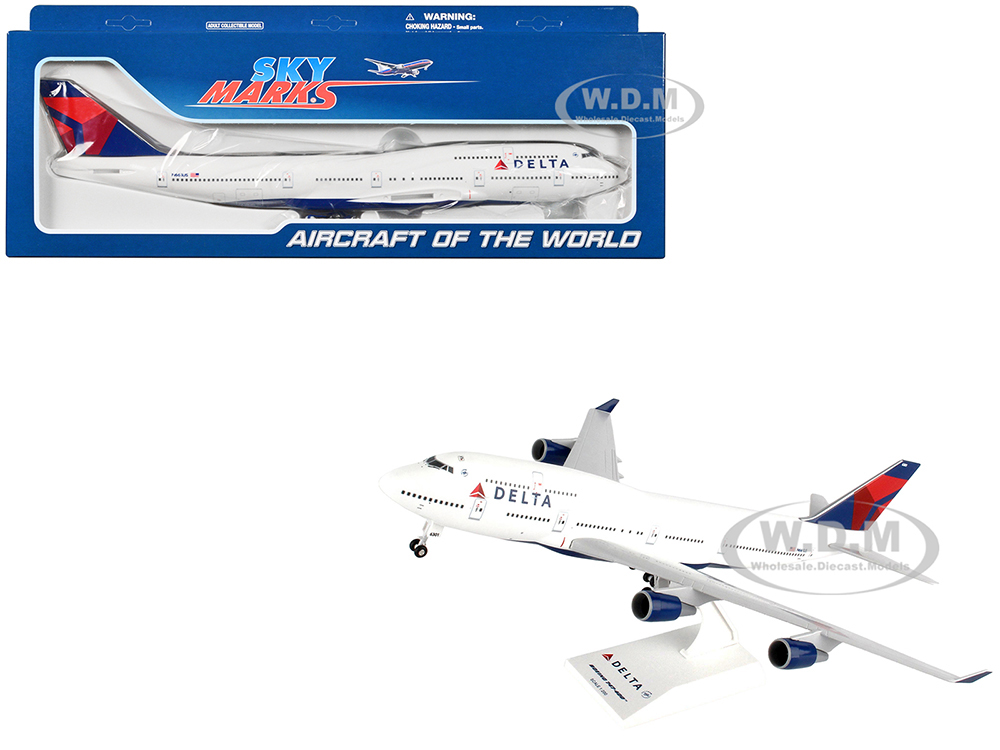 Boeing 747-400 Commercial Aircraft "Delta Air Lines" (N661US) White with Red and Blue Tail (Snap-Fit) 1/200 Plastic Model by Skymarks