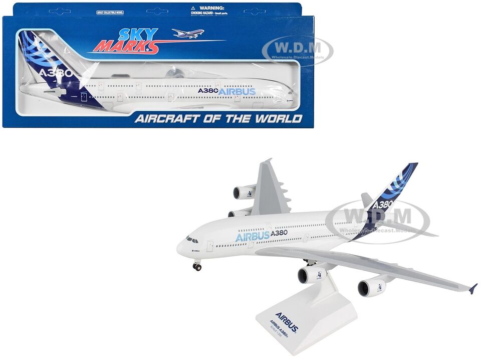 Airbus A380-800 Commercial Aircraft Airbus (F-WWDD) White with Dark Blue Tail (Snap-Fit) 1/200 Plastic Model by Skymarks