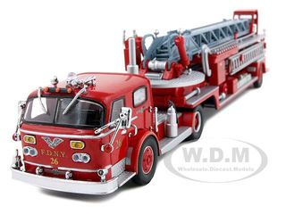 Fdny Ladder 26 American Lafrance Tda Alf 900 Limited Edition 1 Of 3000 Produced 1/64 Diecast Model By Code 3