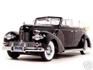 1939 Lincoln Sunshine V12 Limousine With Flags 1/24 Diecast Model Car By Road Signature