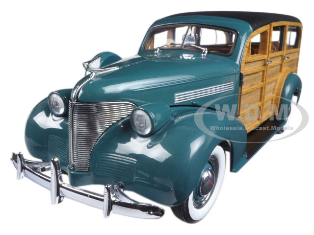 1939 Chevrolet Woody Station Wagon Yosemite Green 1/18 Diecast Model Car By Sunstar