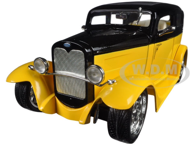 1931 Ford Model A Sedan Yellow/black 1/18 Diecast Car Model By Road Signature